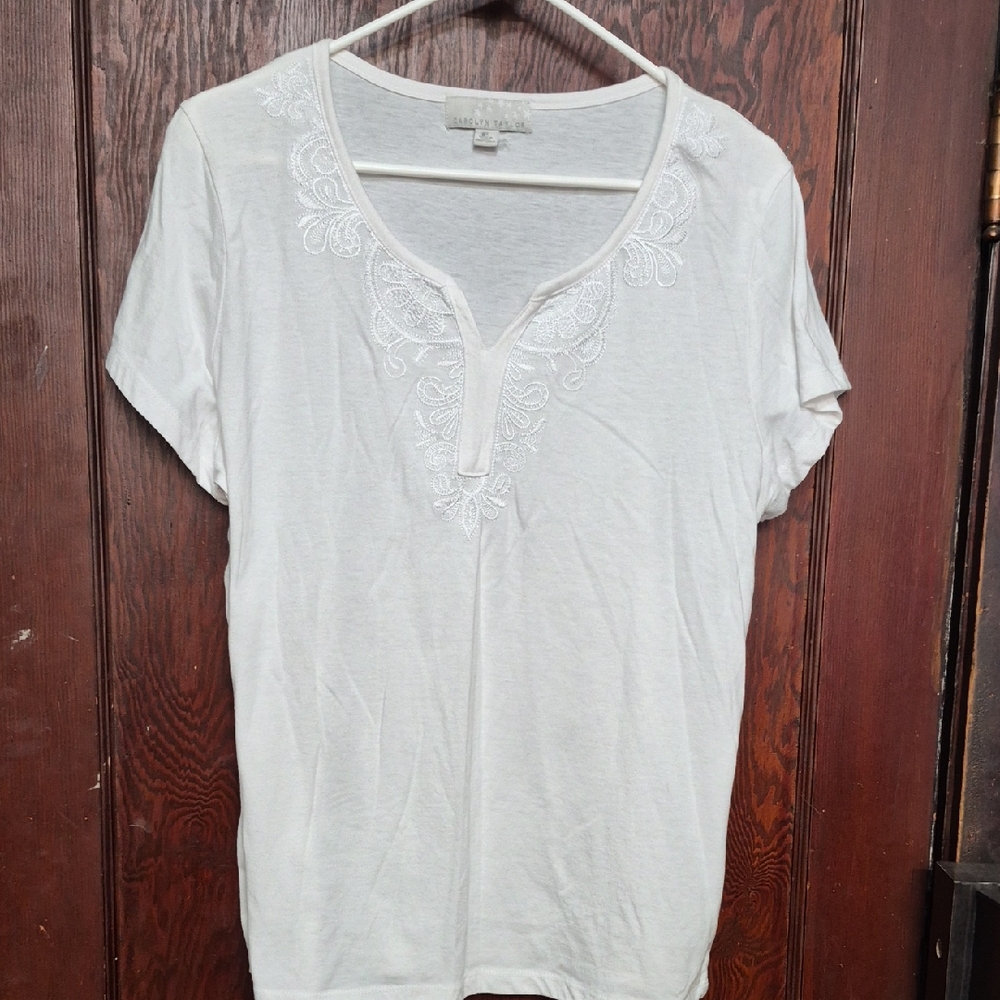 Carolyn Taylor Cream Embroidered V-Neck Tee